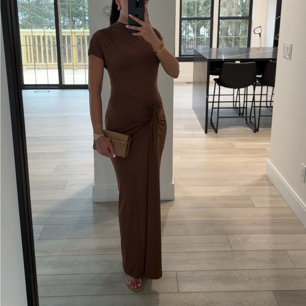 Bodycon Ruched Maxi Dress - Picture 4 of 4